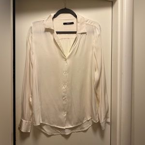 NWOT Off-white Quince washable silk blouse, size medium.